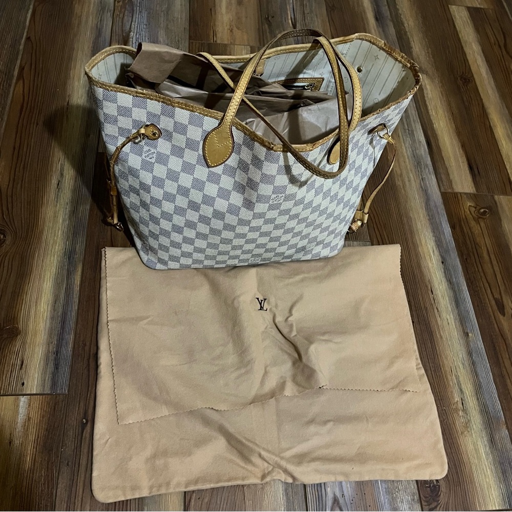 Louis Vuitton Neverfull MM in Damier Azur - Picture 13 of 13